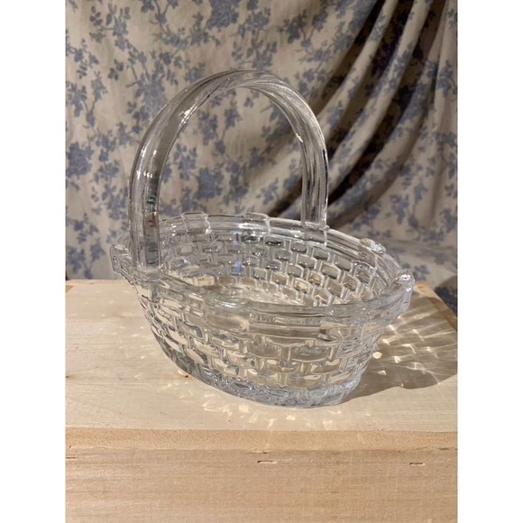 Clear Glass Basket - Perfect for Spring or Easter! - Picture 3 of 10